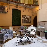 Domus 15 - Guest House