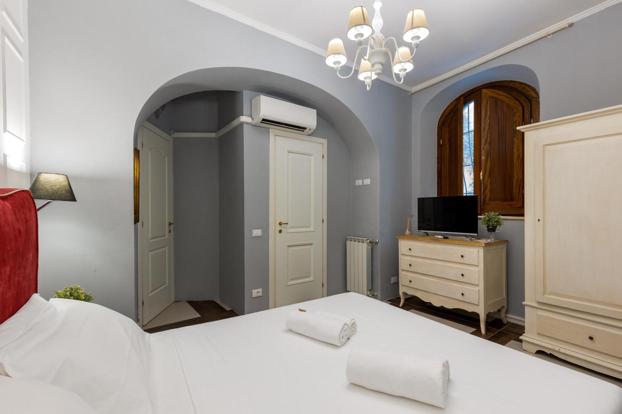 Domus 15 - *